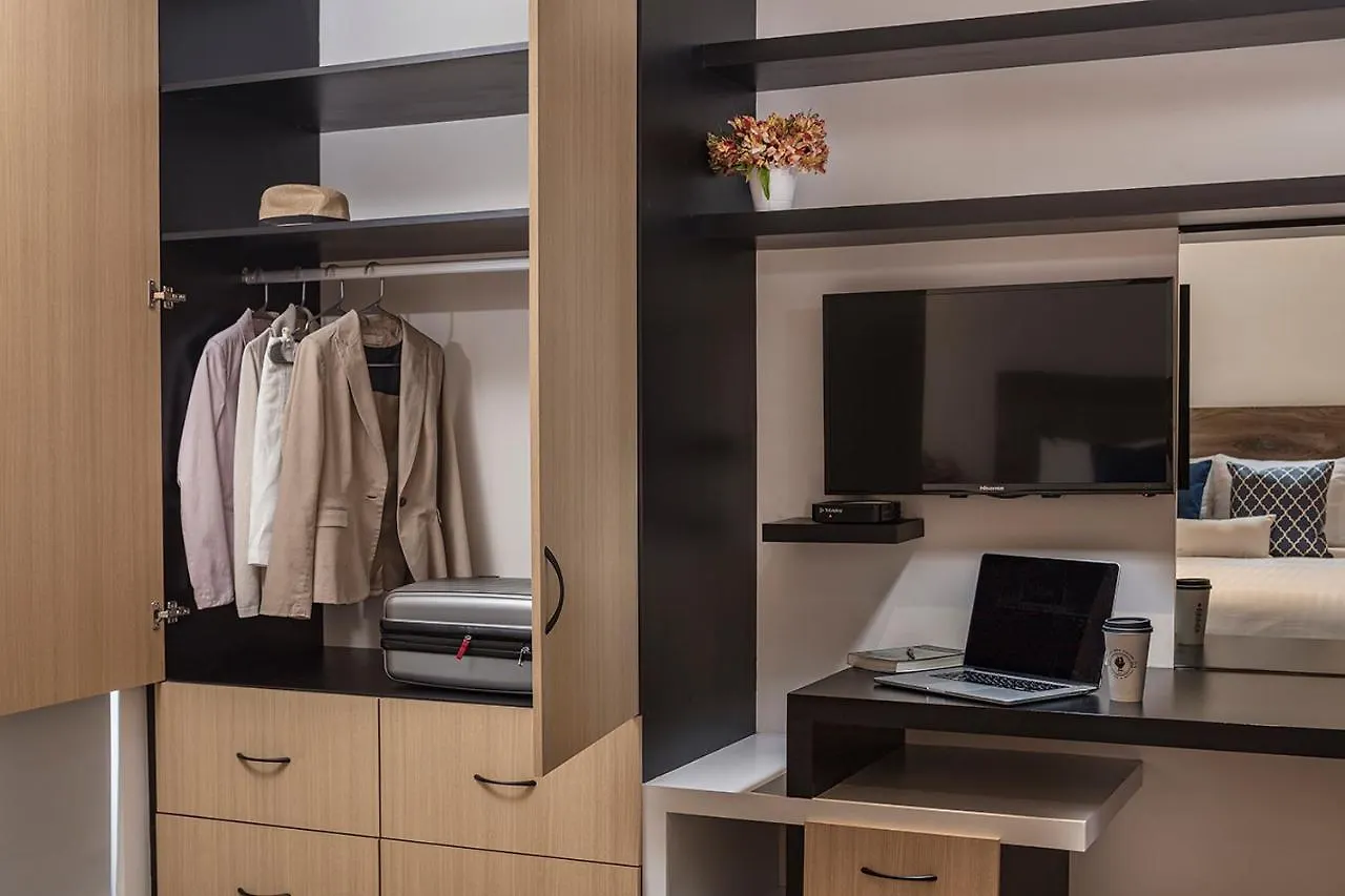Room Hotel & Suites Πουέμπλα