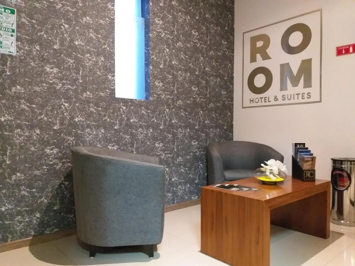 Room Hotel & Suites Πουέμπλα 4*,