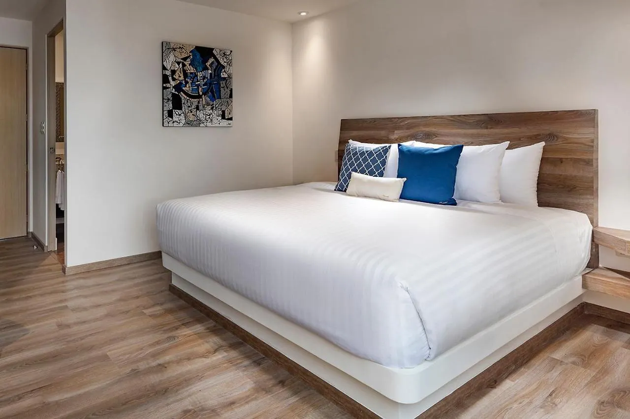 Room Hotel & Suites Puebla